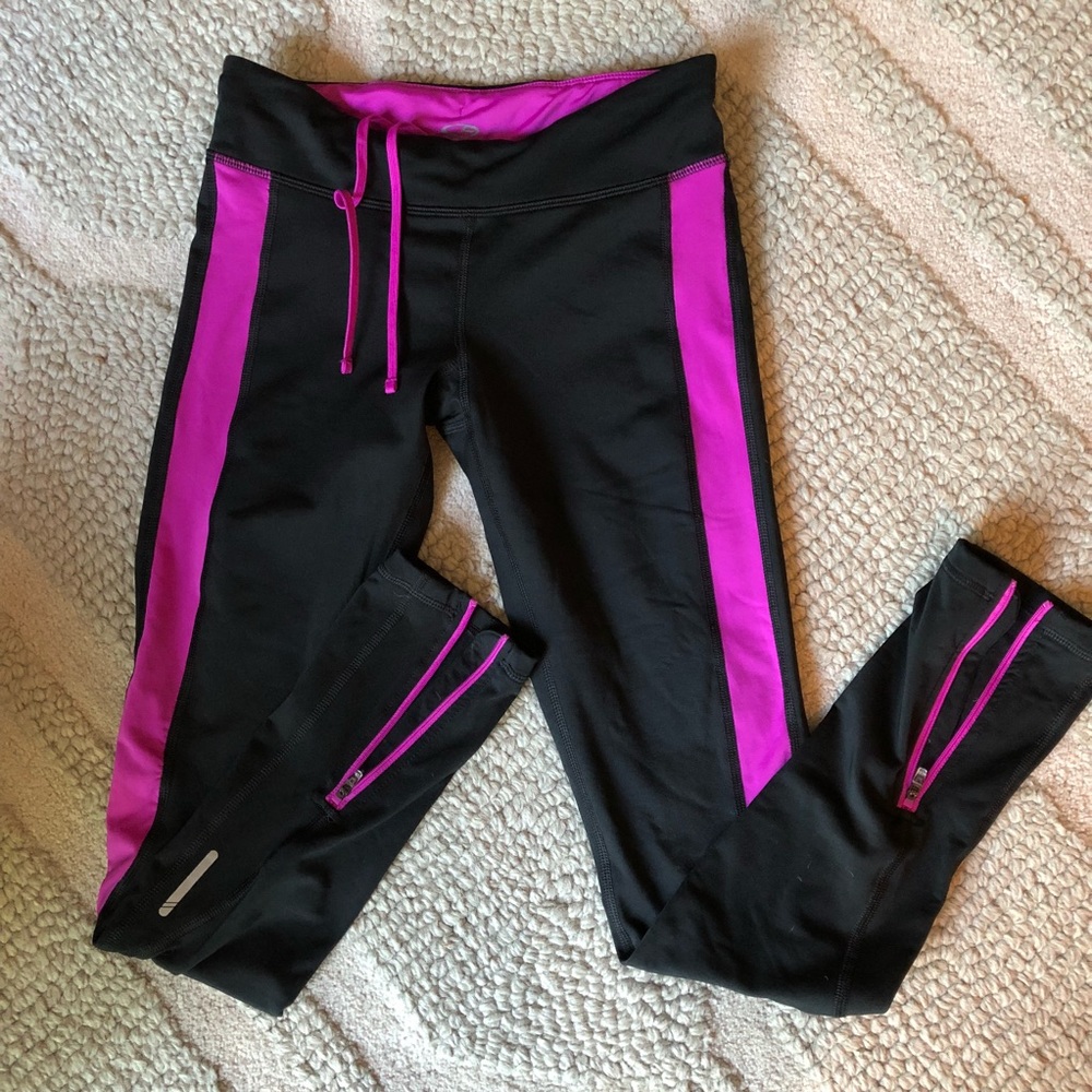 Leggings with a pop of color 💗💗